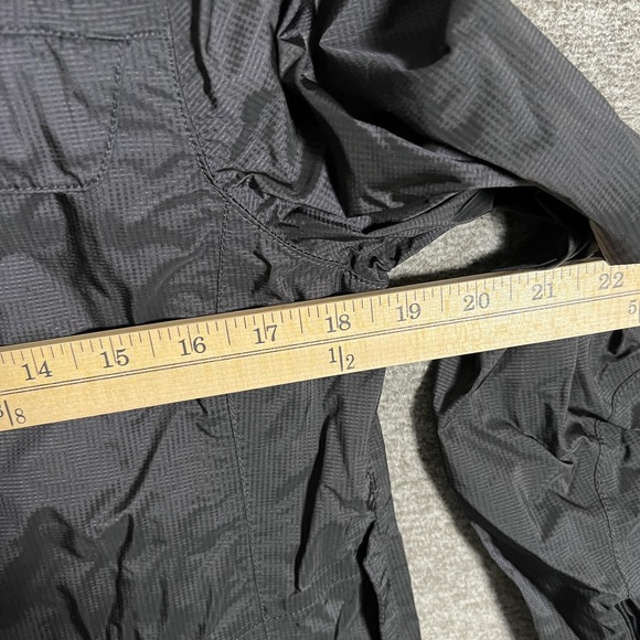 L.L.Bean Jacket Womens Small Black Hooded Nylon Rain Parka Lightweight - Picture 3 of 6